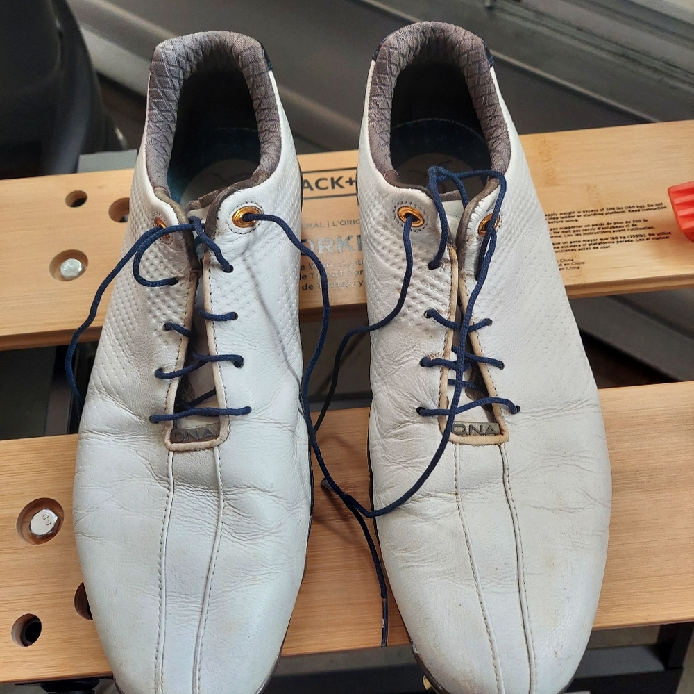 White Sz 10.5 Golf Shoes